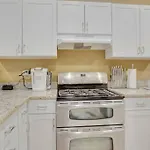 Boho Chic 3Br Apt. With Private Rooftop!