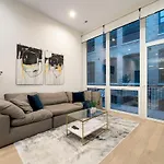 Chic River North Condo 2Br 2Ba With Private Balcony