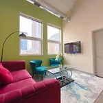 Mccormick Place 2Br Oasis With Optional Parking, Patio, Gym For Up To 6 Guests Near Museum Campus, Grant Park & Soldier Field