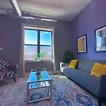 Spacious 3Br Chicago Apartment With Optional Parking Near Mccormick Place, Soldier Field & Uic Campus