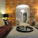 Red Robin Rentals - Wicker Park