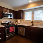 Roscoe Village Apartment Chicago