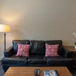 Roscoe Village Apartment *