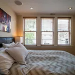 Roscoe Village Apartment Chicago
