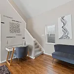 Chicago New 2Br Home W 3 Beds And Highspeed Internet