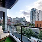 Breathtaking Chi Unit In River North With Rooftop Deck - Penthouse A - Sleeps 11