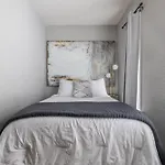 Red Robin Rentals - Wicker Park