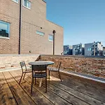 Top Floor In The Heart Of West Town! Perfect For Any Group And Pet Friendly! Apts