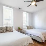 Lincoln Park Living - Suite 1