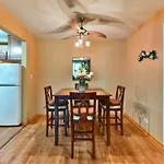 Luxurious Condo In Top Rated Neighborhood