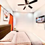 Apartment Lux Apt In Bronzeville, Min From Downtown-rsv Now! Chicago