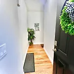 Lux Apt In Bronzeville, Min From Downtown-rsv Now!