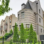 Walk To Lake Michigan Chicago Apt With Deck