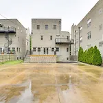 Walk To Lake Michigan Chicago Apt With Deck