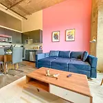Modern 2br Loft With Amazing Skyline View And Optional Parking For 8 Guests Near Mccormick Place And Soldier Field Apartment Chicago