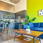 Spacious 2br South Loop With Skyline View, Optional Parking And Gym Access Near Mccormick Place And Soldier Field * Chicago