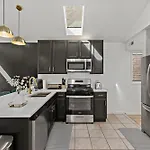 The Haven, Great Location Near Downtown, Medical District And United Center