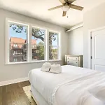 4 Mi To Dtwn Chicago Modern Home With Outdoor Space