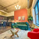 Fully Equipped 2Br Apartment In South Loop With Optional Parking And Gym Access Near Mccormick Place & Lakefront Attractions