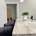 Private Balcony 1 Garage Parking Sleeps 6