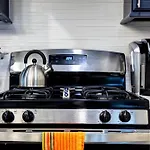 Stylish 2Br Stunner In Unbeatable Location