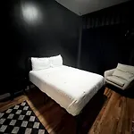 Vogue Bucktown Suite