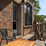 Flexhome Ukrainian Village 2Br - Private Balcony & Walkable Location