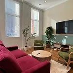 Cozy 1 Bedroom 1 Parking Sleeps 4