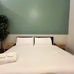 Cozy 1 Bedroom 1 Parking Sleeps 4