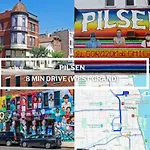 Chic River North Condo 2Br 2Ba With Private Balcony