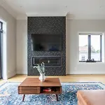 Large 2-Bedroom With Huge Roof Deck View Of Chicago Skyline