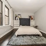 2 Bedroom Apt Near U Chicago Campus & The Lakefront!