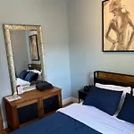 Blue Room In Dorothy\'S Bnb