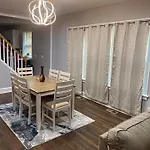 Charming 5 Bedrooms 2 Bathrooms