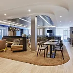 Springhill Suites By Marriott Chicago Chinatown