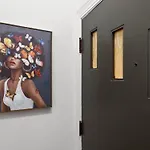 Modern 3Br Retreat Hyde Park Comfort & Style