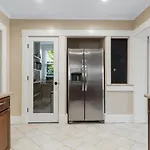 Main House At Cherry Street 4Bdr