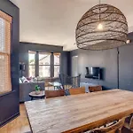 Designed With You In Mind - This Property Offers Everything You Need To Work And Play In Chi-Town Apts