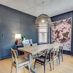 Designed With You In Mind - This Property Offers Everything You Need To Work And Play In Chi-Town Apts