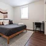 Modern Apt In Trendy Avondale Neighborhood With Free Parking