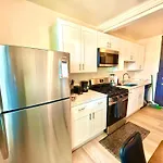 Midway Hideaway -Cozy 1Br- Parking