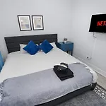 Pilsen Art Center Family Friendly 3Br Retreat With Free Parking Near Medical District, Douglas Park And University Illinois Chicago