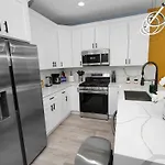 Spacious 3Br Family Oasis Sleeps 8 With Free Parking Near Medical District, Douglas Park And University Of Illinois Chicago