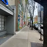 Solo Explorer Nest, Walk To Museums And Parks
