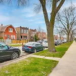 1 Mi To Garfield Park Conservatory Modern Apt!
