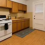 1Br 1Ba Windy City Hideout - Lockwood Rep