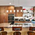 Single Family Home With 3 Bedrooms Plus Attic With 2 Beds