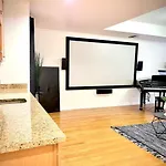 Cozy Wicker Park Home With Movie Room