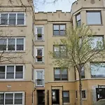 Cozy Wicker Park Home With Movie Room