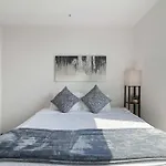 2Br City Loft Sweeping Glass Views